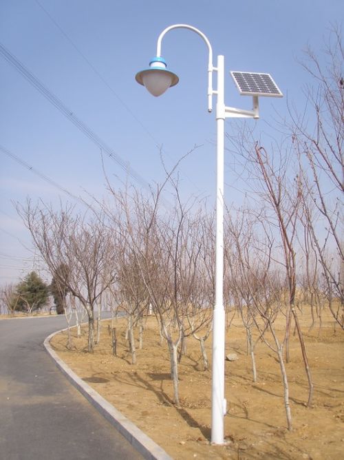 太陽能路燈的優(yōu)勢與特點 綠色照明的未來之選